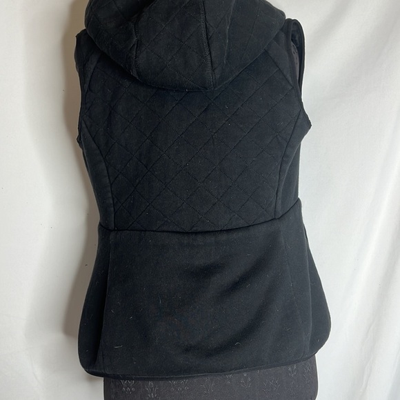 The North Face Reversible Caroluna Vest - Picture 10 of 13